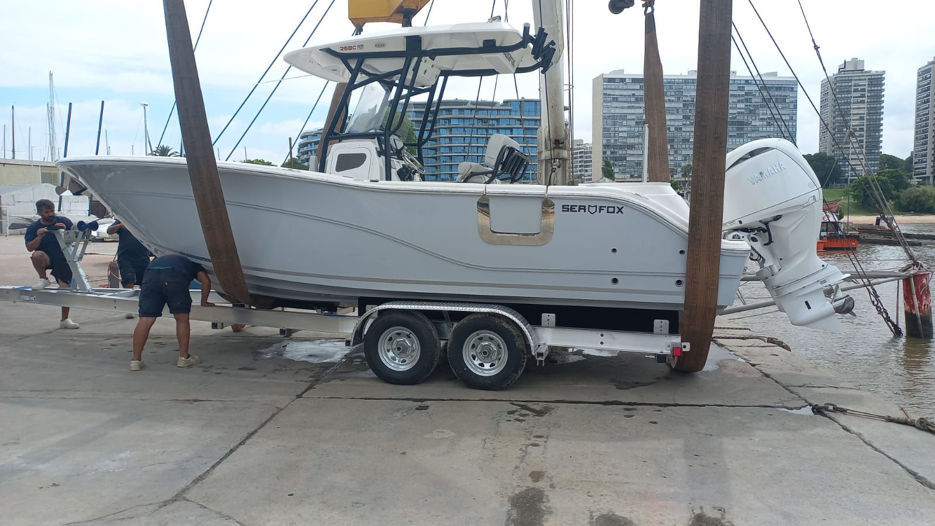 Arribo de la primera Sea Fox a Uruguay